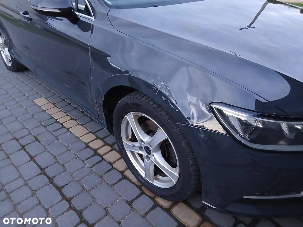 Volkswagen Passat 2.0 TDI (BlueMotion Technology) Comfortline - 9