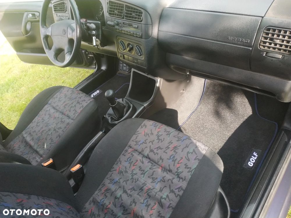 Volkswagen Golf 1.8 GL - 5