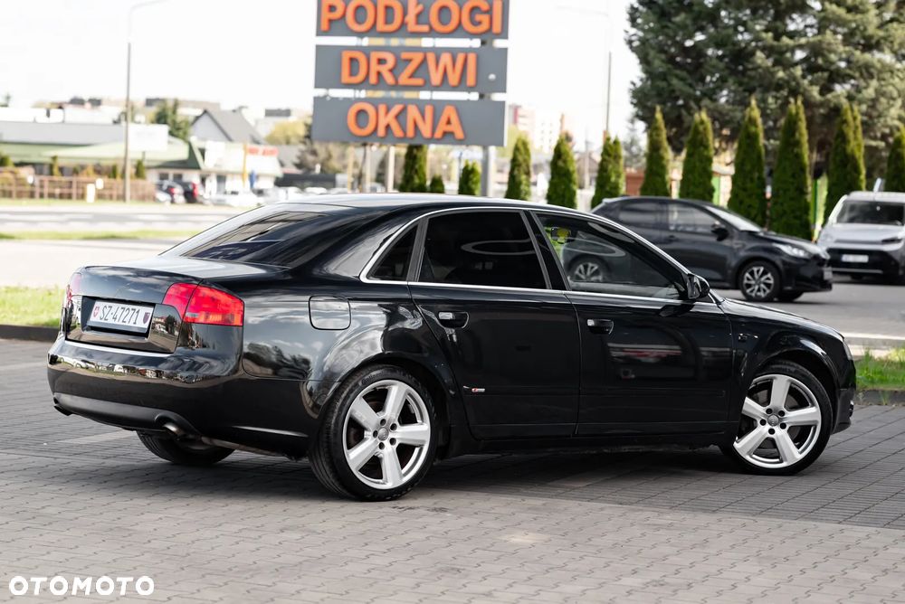 Audi A4 Limousine - 10