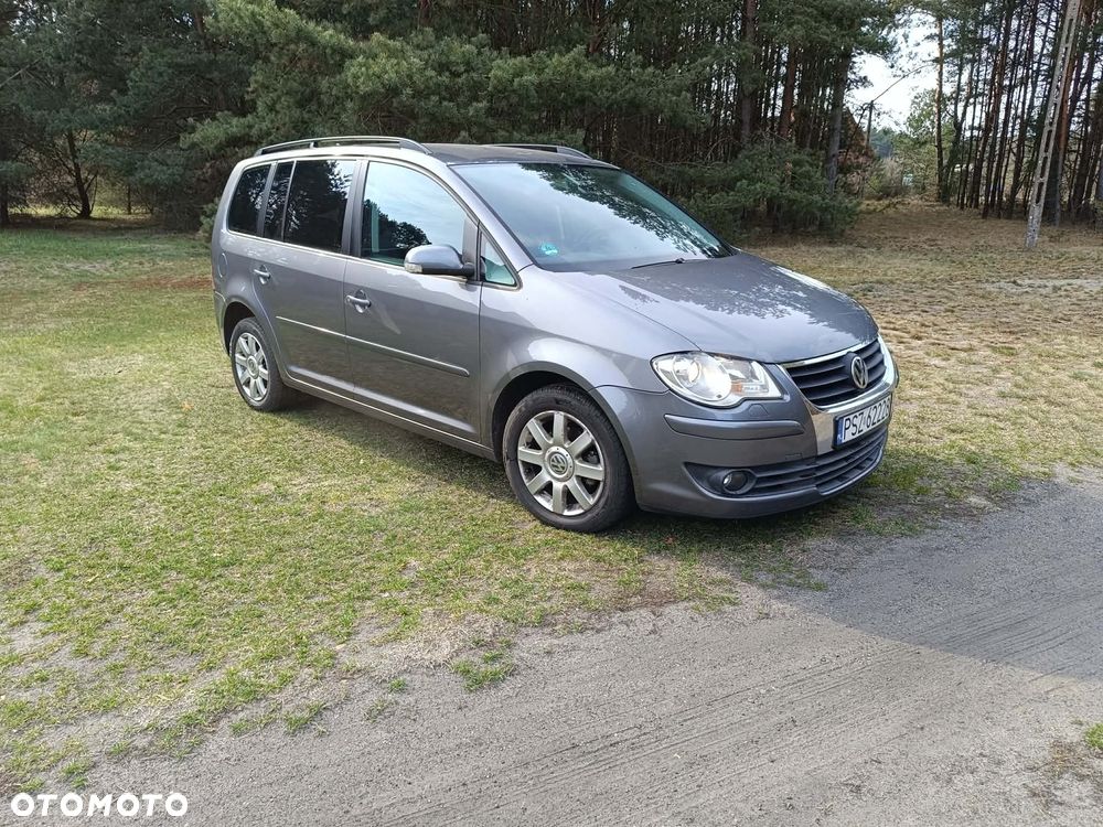 Volkswagen Touran 2.0 TDI Highline - 1