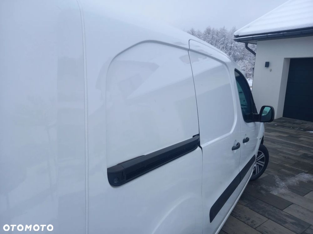 Peugeot Partner 1.6HDI 3-osob 2018 L2 Long VAT-23% Salon PL Klima Tempomat Długi - 15