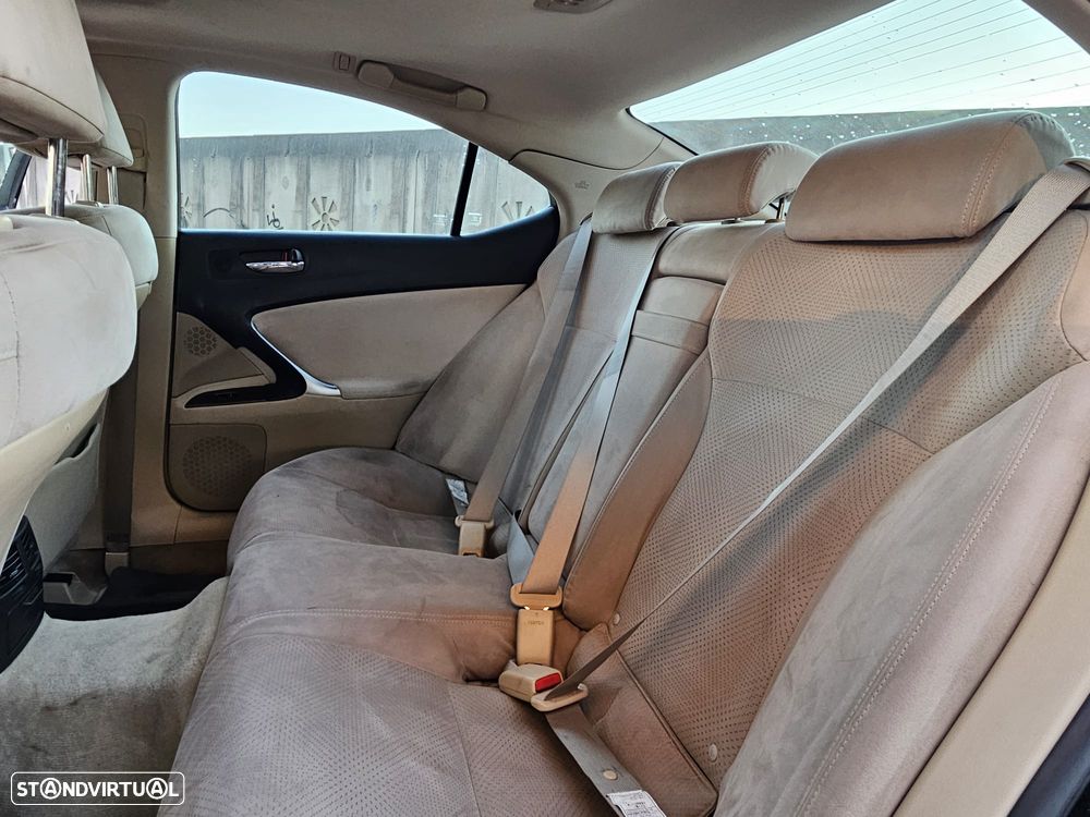 Lexus IS 220 220d DPNR - 11