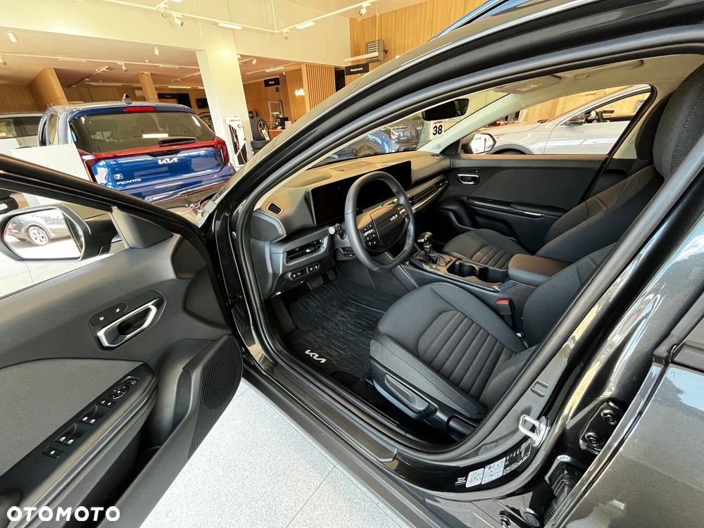 Kia K4 - 4