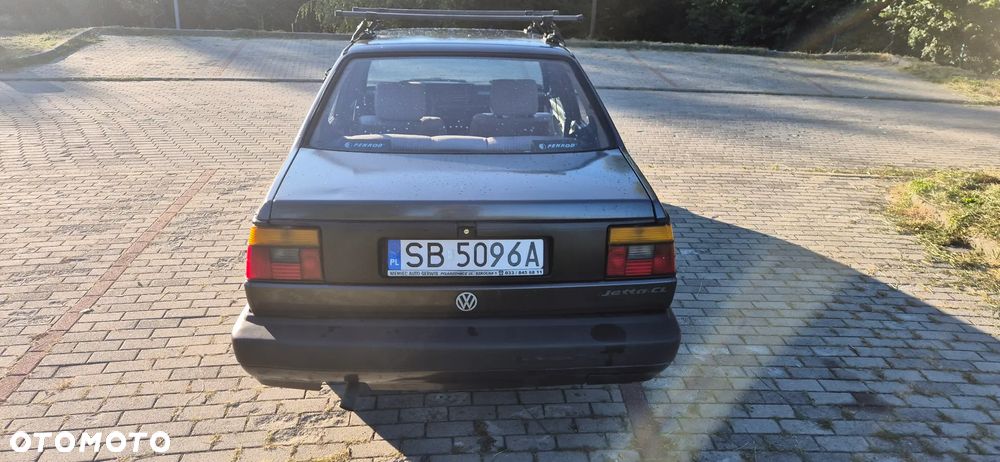 Volkswagen Jetta 1.6 CL TD - 10