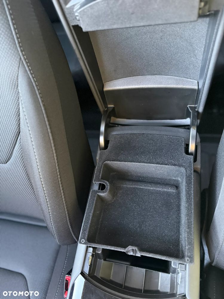 Ford S-Max - 36