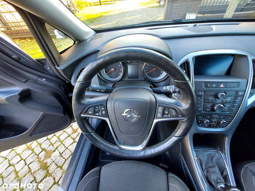 Opel Astra 1.4 Turbo Design Edition - 18