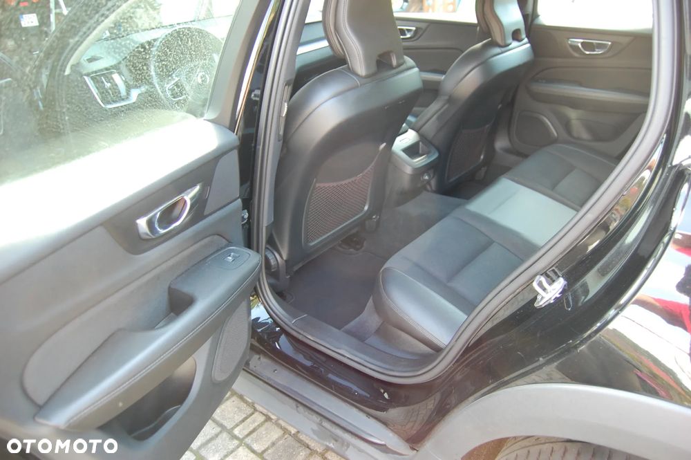 Volvo V60 Cross Country D4 AWD Geartronic Pro - 37