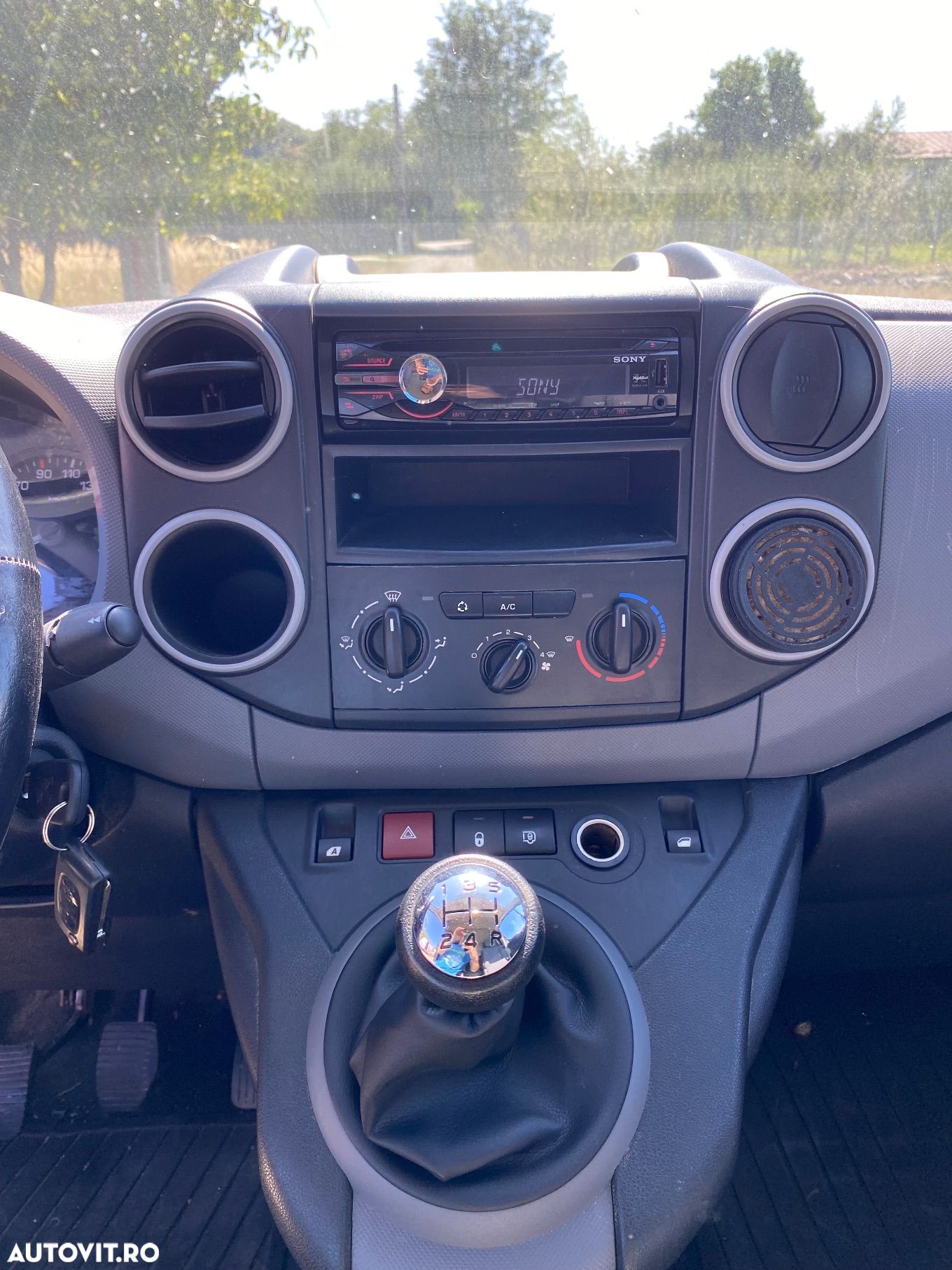 Peugeot Partner - 8