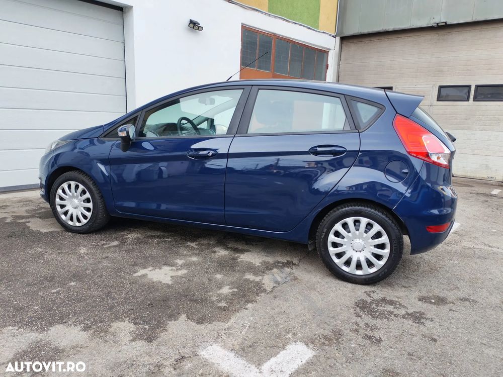 Ford Fiesta 1.5 TDCi Ambiente - 10