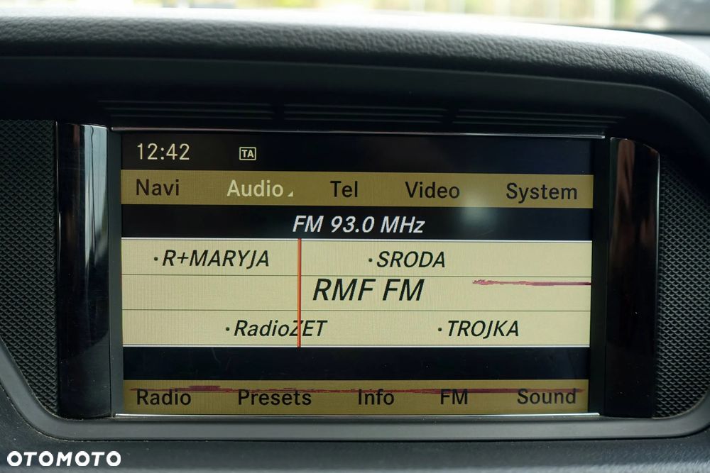 Mercedes-Benz Klasa E 350 CGI BlueEFFICIENCY 7G-TRONIC Avantgarde - 24