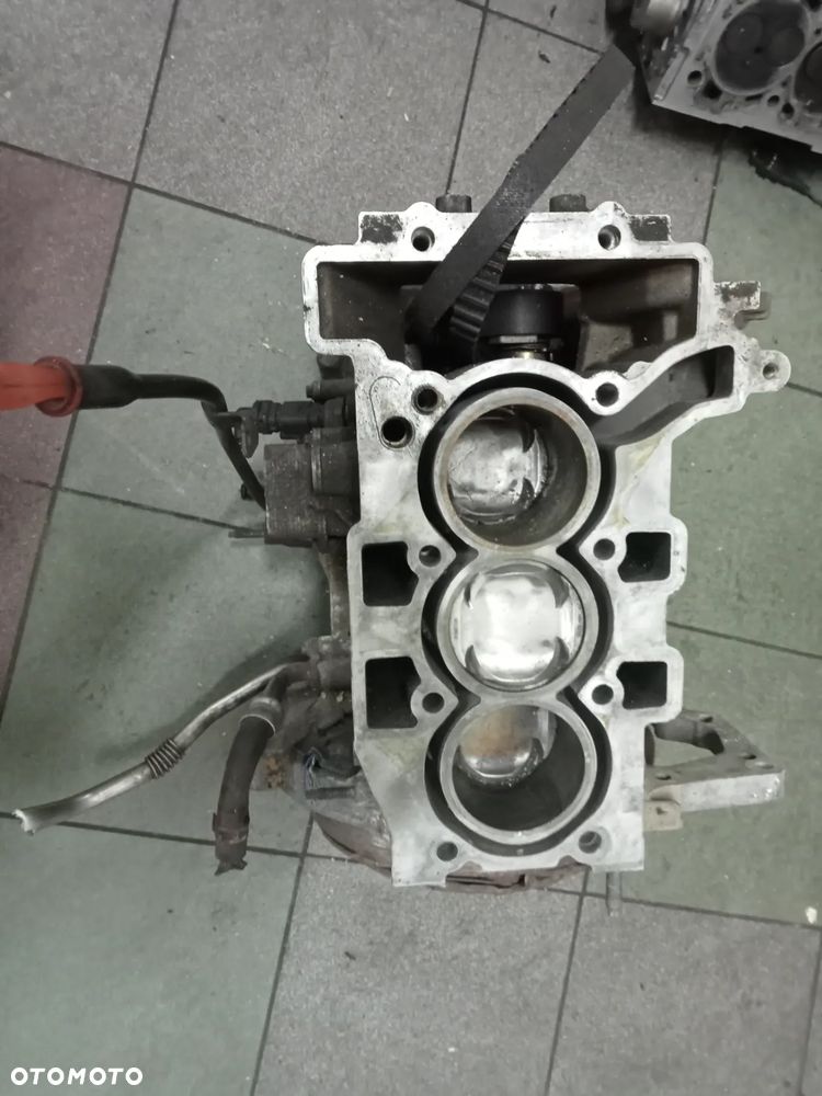 blok silnika citroen peugeot 1.2 thp hn02 kompletny - 1