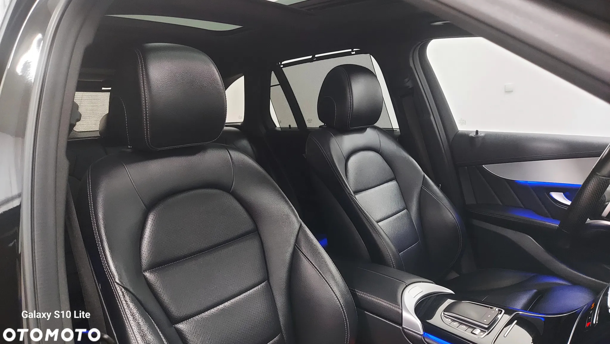 Mercedes-Benz GLC 300 d 4Matic 9G-TRONIC AMG Line Plus - 22