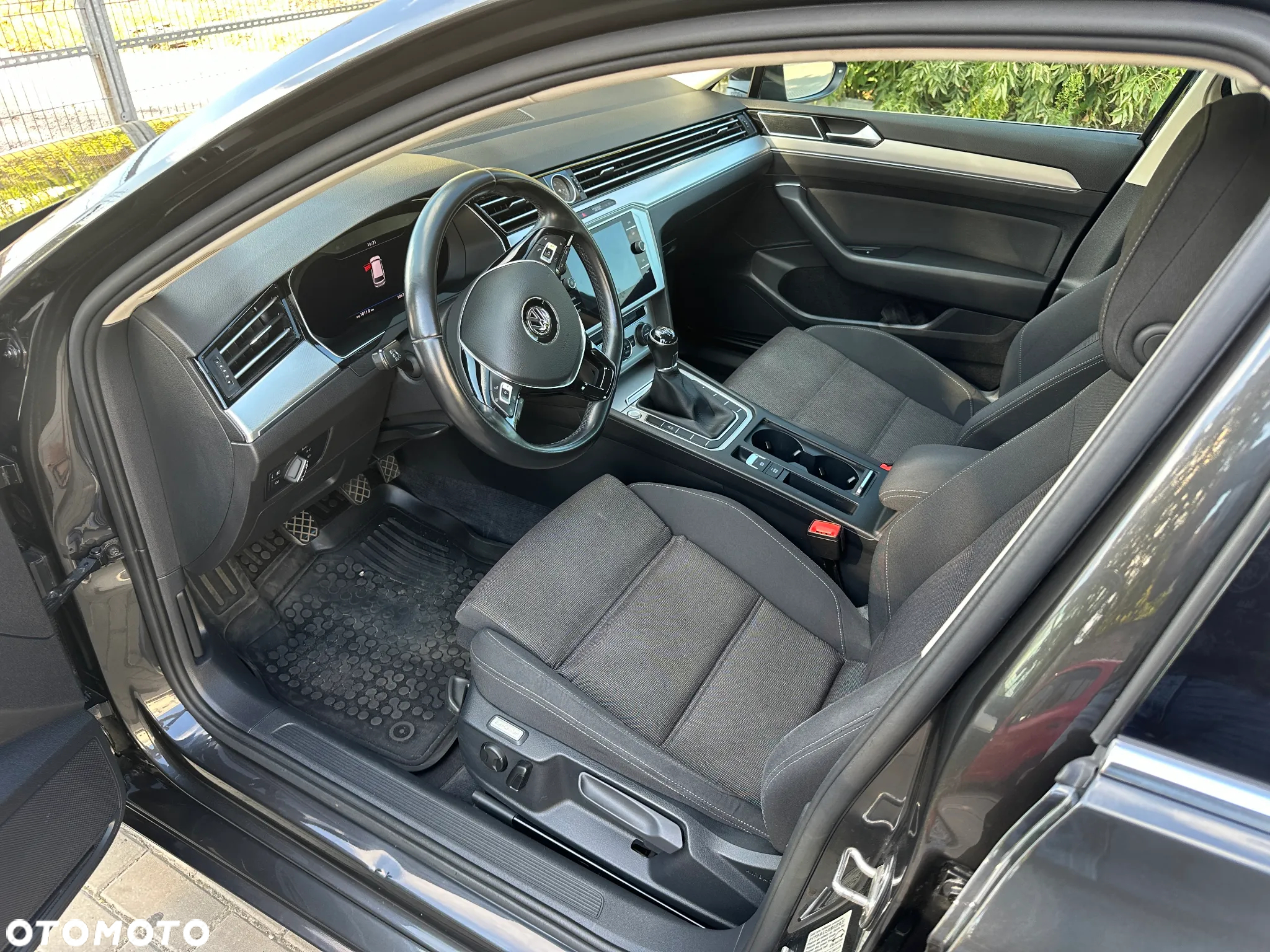 Volkswagen Passat - 6