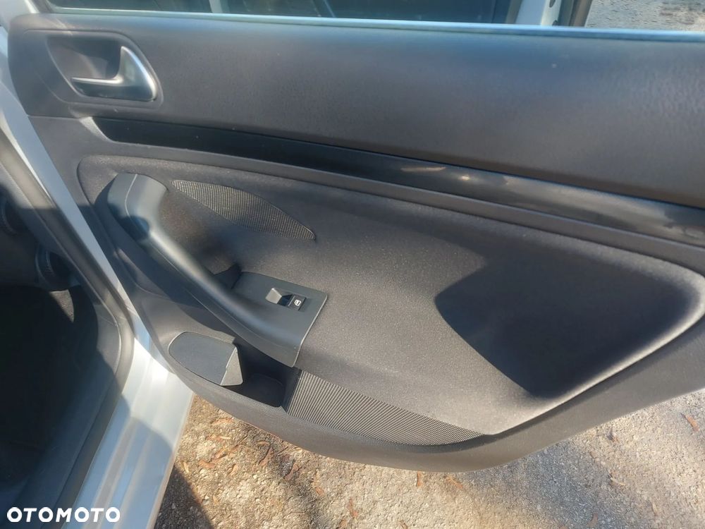 Volkswagen Golf 1.6 TDI DPF BlueMotion Technology Comfortline - 15