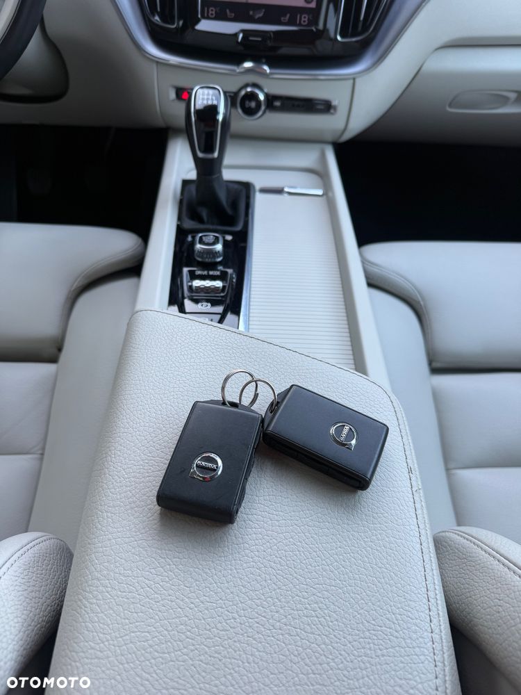 Volvo XC 60 D3 Drive-E Momentum - 32