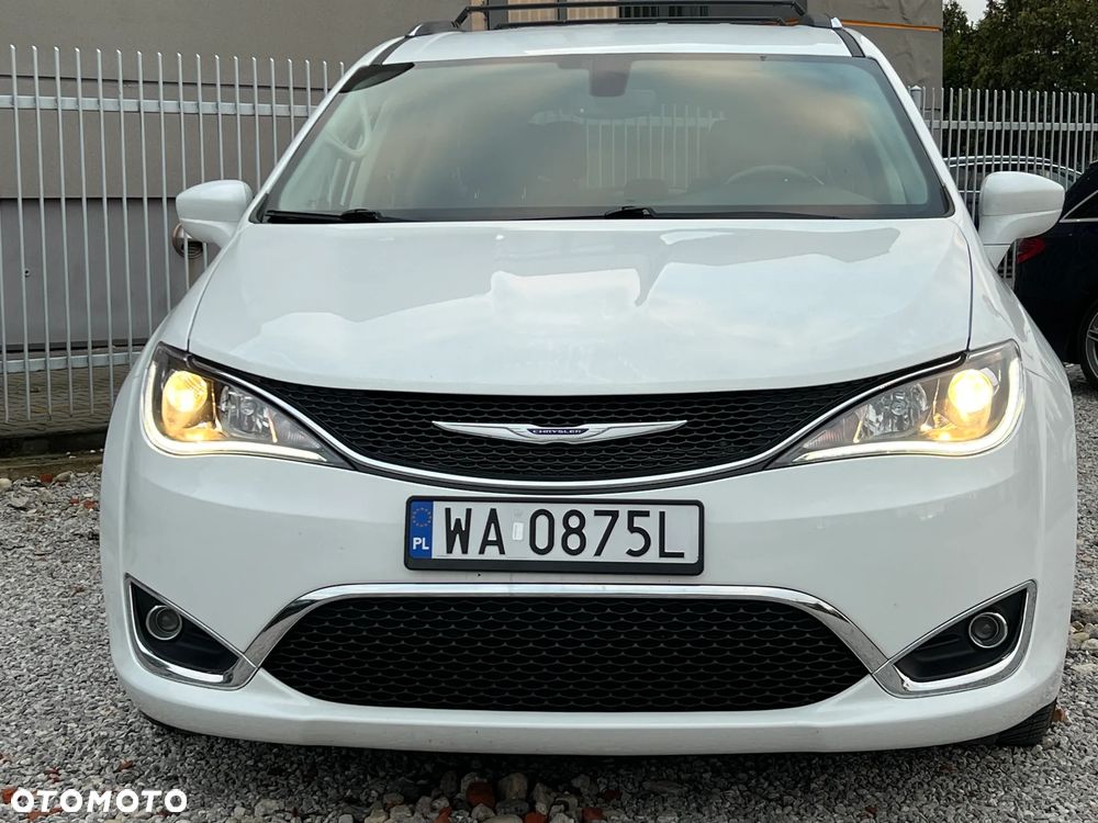 Chrysler Pacifica - 3