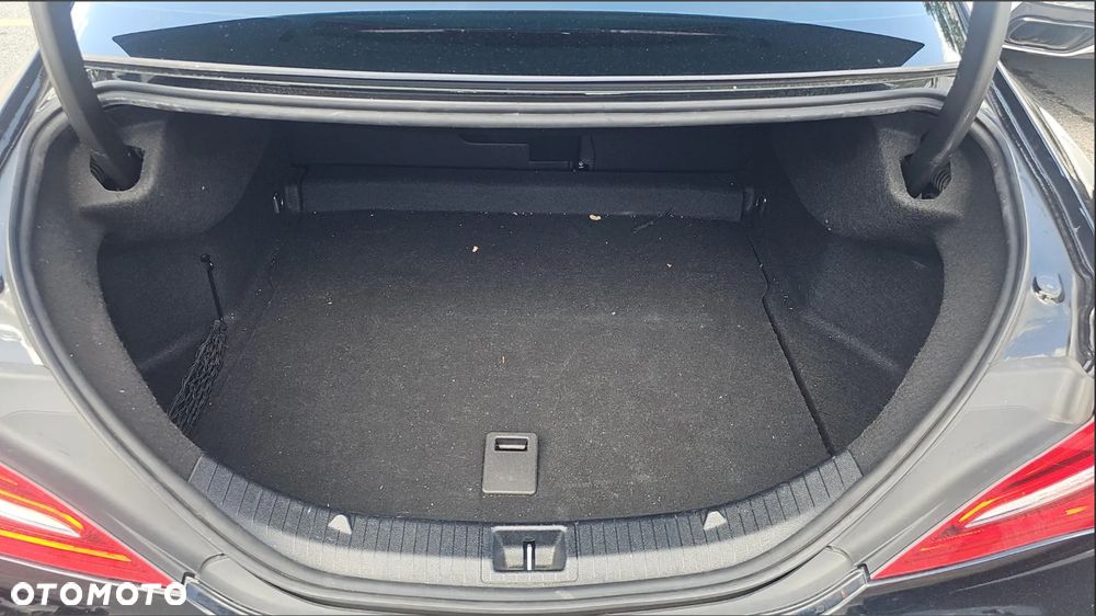 Mercedes-Benz CLA 250 4Matic 7G-DCT AMG Line - 16