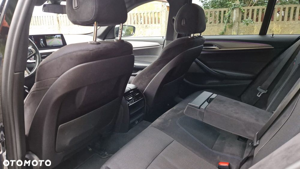 BMW Seria 5 520d xDrive - 11