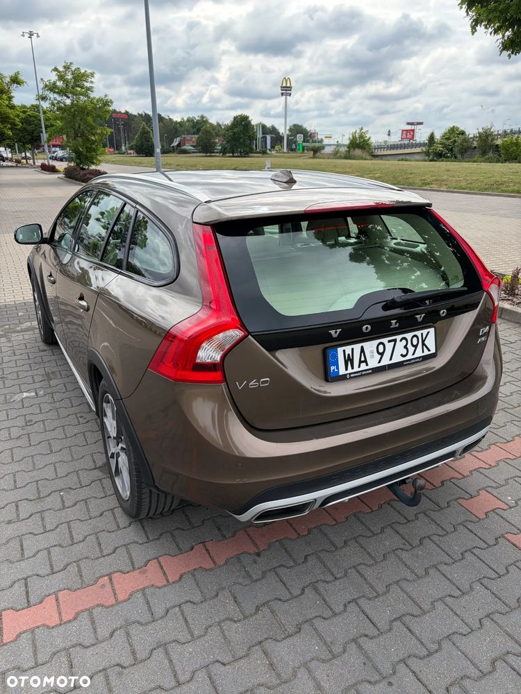 Volvo V60 D4 AWD Drive-E Summum - 4
