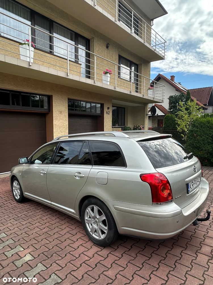 Toyota Avensis 1.8 VVT-i Luna - 10