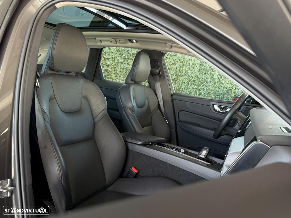 Volvo XC 60 2.0 T6 PHEV R-Design AWD - 11