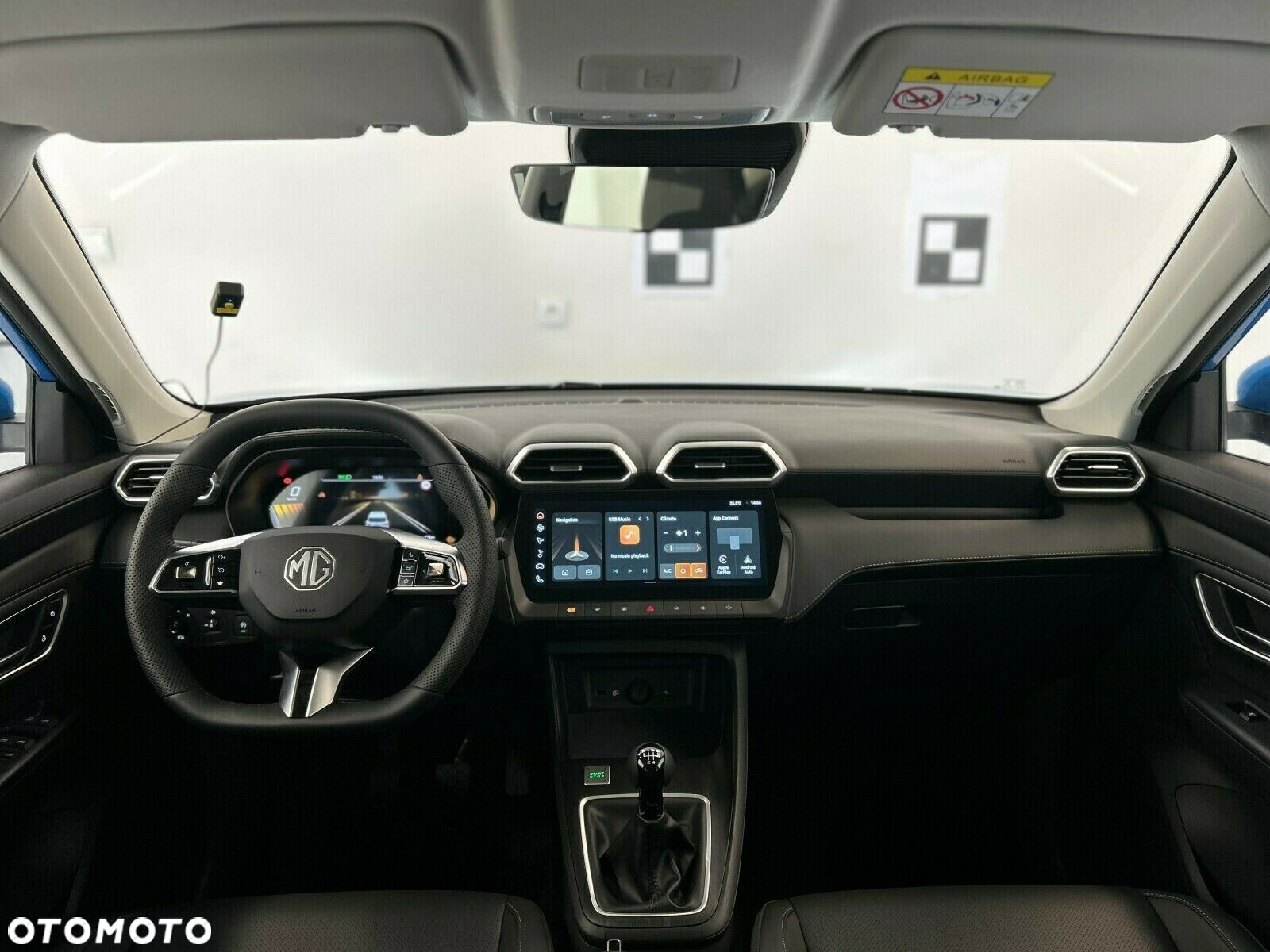 MG ZS - 13