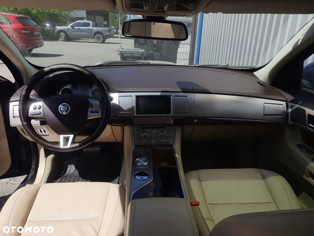 CZĘŚCI Jaguar XF I X250 3,0 V6 DIESEL 2007-2015 R SEDAN 4D LAK: JJX - 10
