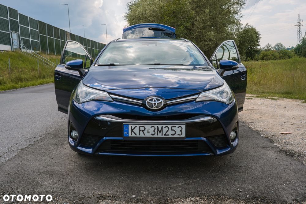 Toyota Avensis - 1