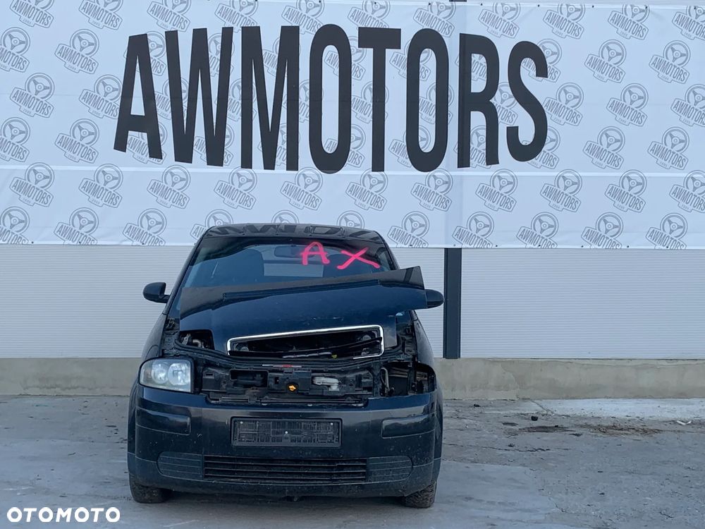 AUDI A2 2002 *SAMOCHÓD NA CZĘŚCI* 3068 MASKA, LAMPA, DRZWI, LUSTERKO, ZDERZAK, GRILL, BŁOTNIK, KLAPA, BELKA, DESKA, FOTELE, KANAPA, ĆWIARTKA, KIEROWNICA, TACZE, ZACISKI, ZAWIESZENIE, KOMPLETNY PRZÓD, KOMPLETNY TYŁ, LICZNIK, ZEGARY, PRAWE LEWE PRZÓD TYŁ - 2