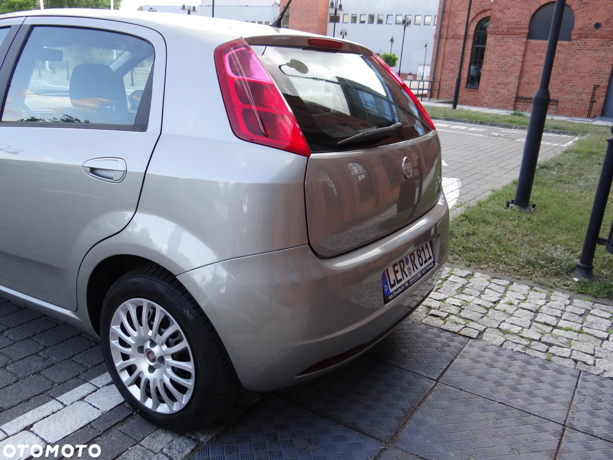 Fiat Punto 1.4 Young - 16