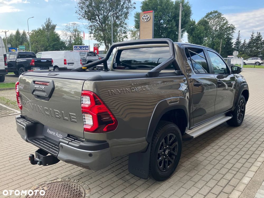 Toyota Hilux 2.8 D-4D mHEV Double Cab Invincible 4x4 - 12