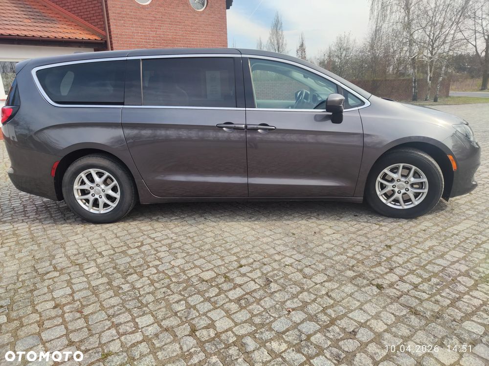 Chrysler Pacifica - 8