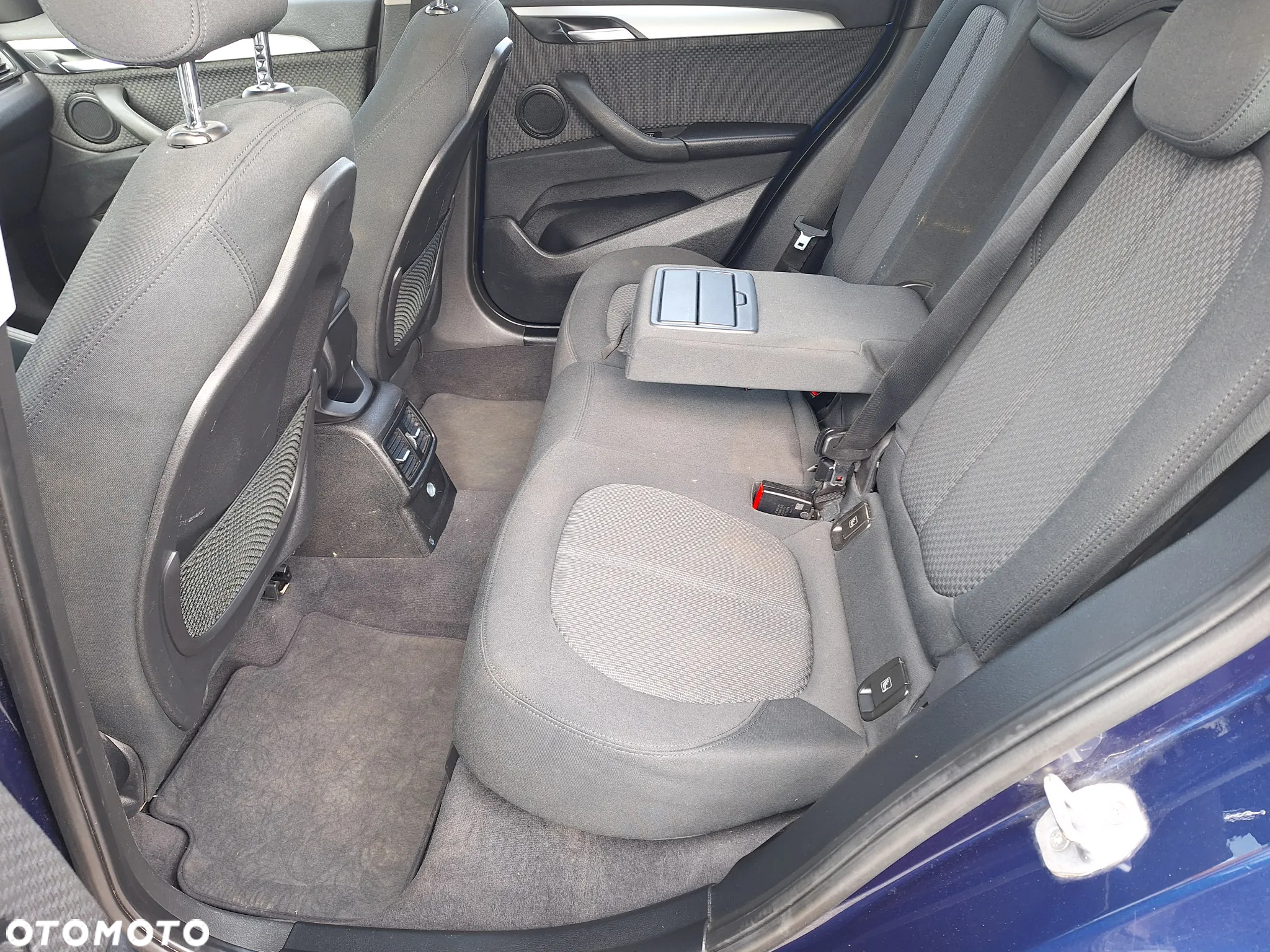 BMW X1 sDrive18d Business Edition - 7