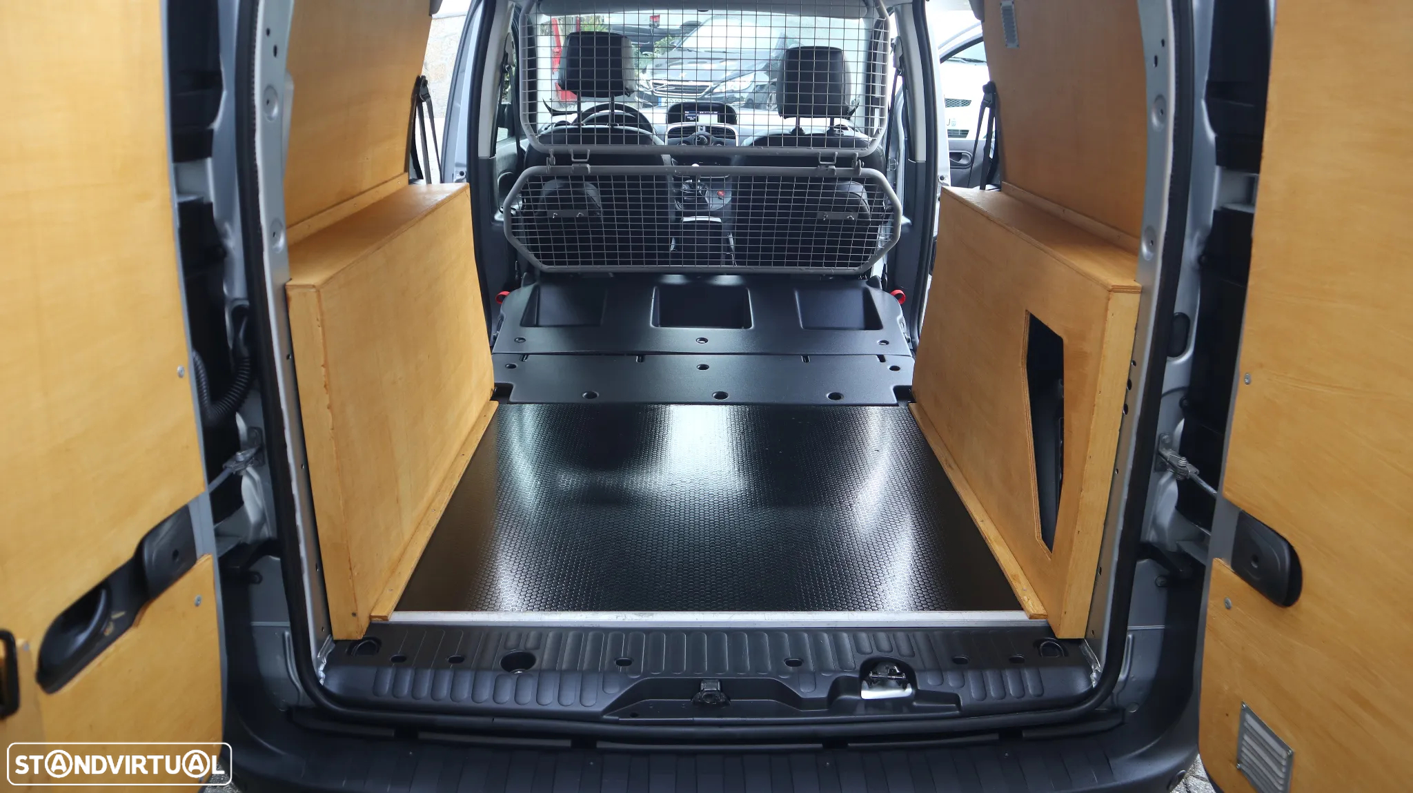 Renault Kangoo 1.5 dCI Blue 115 Maxi 4 lugares - 8