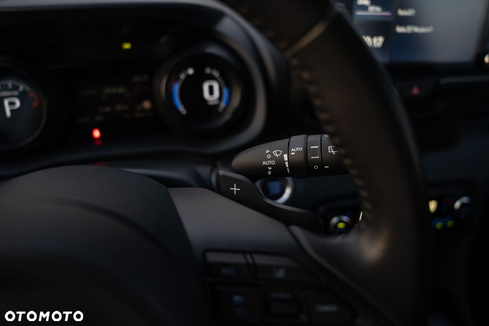 Toyota Yaris 1.5 Premiere Edition CVT - 27