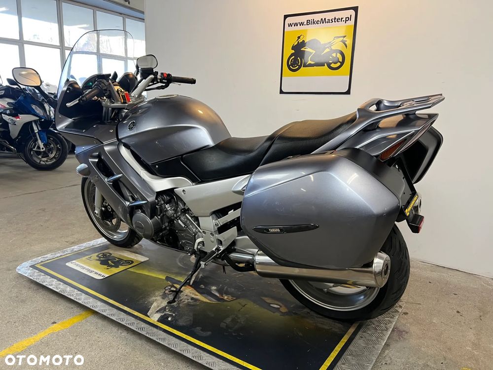 Yamaha FJR - 6