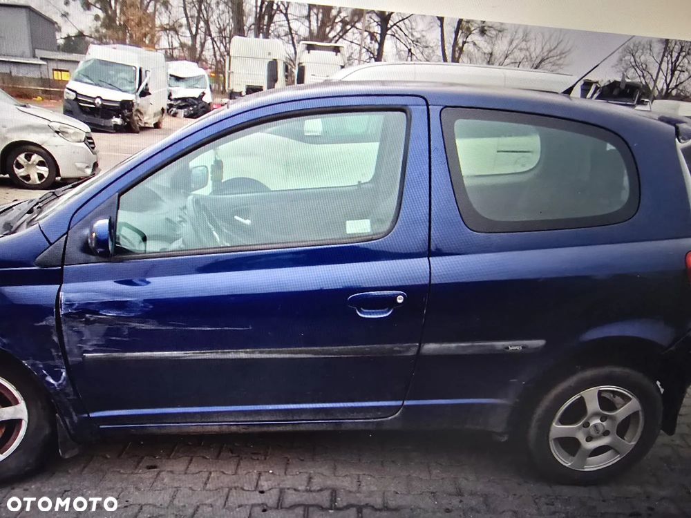 toyota yaris I 8p4 maska zderzak lampa grill błotnik drzwi zbiornik paliwa szyba lusterko - 2