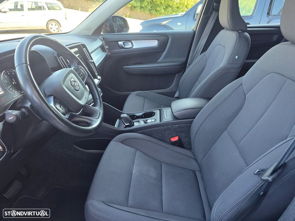 Volvo XC 40 1.5 T3 Momentum Geartronic - 13