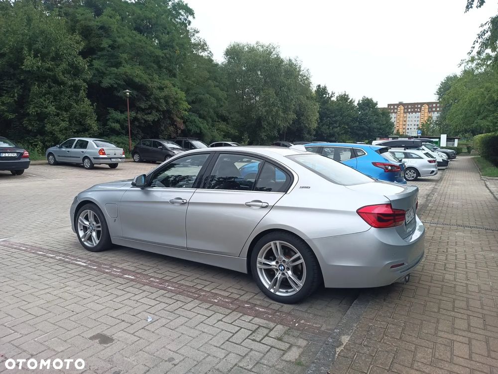BMW Seria 3 330e iPerformance Luxury Line - 34