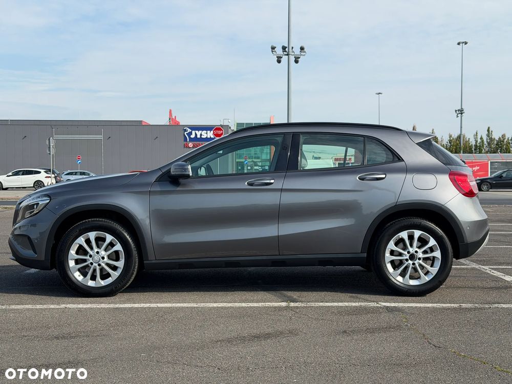 Mercedes-Benz GLA 180 7G-DCT - 7