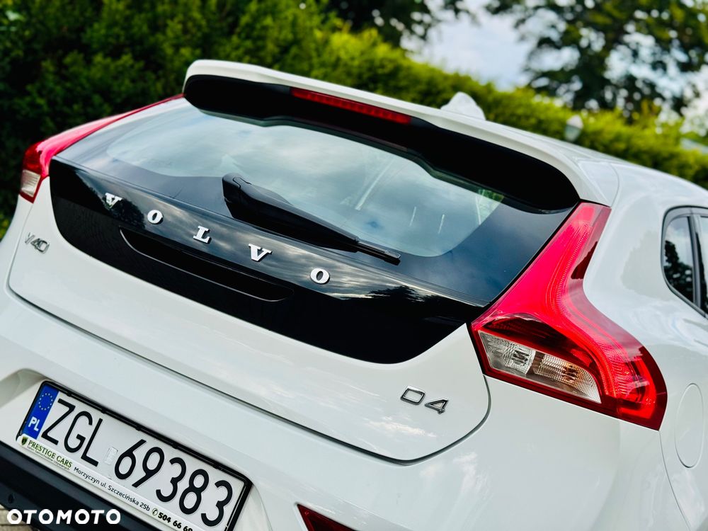 Volvo V40 D4 Drive-E Momentum - 25
