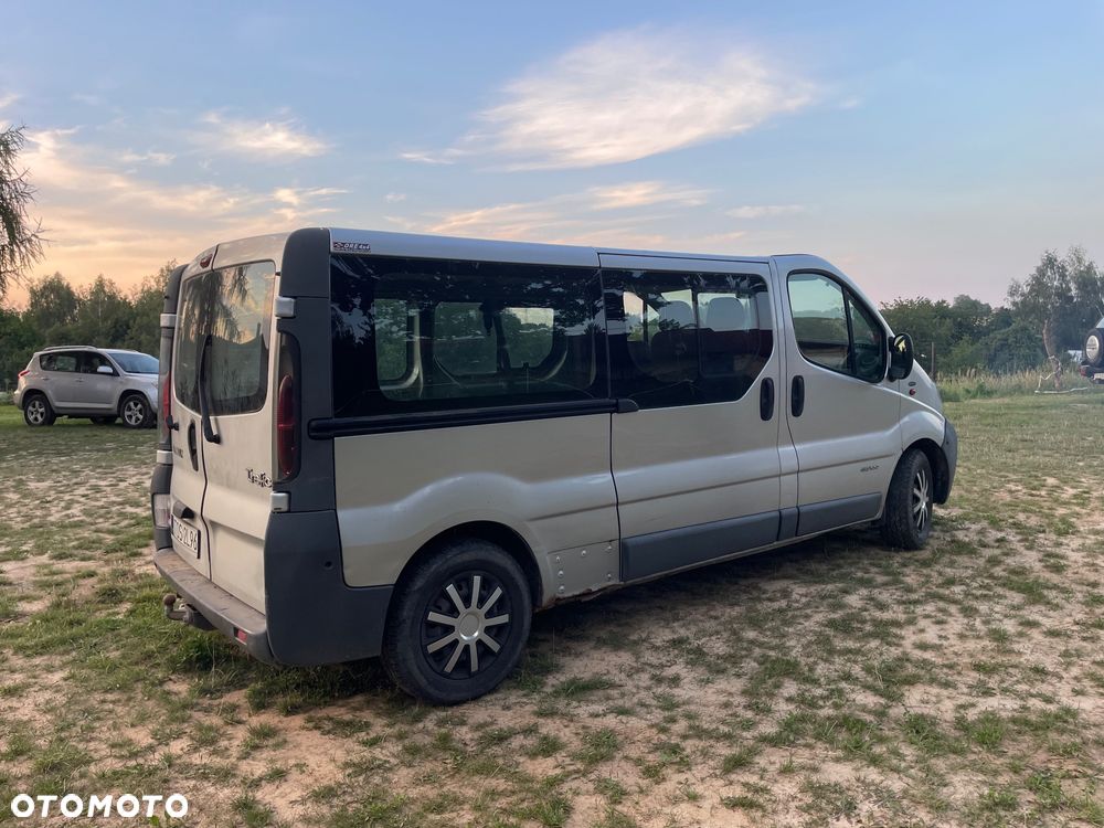 Renault Trafic Passenger - 3