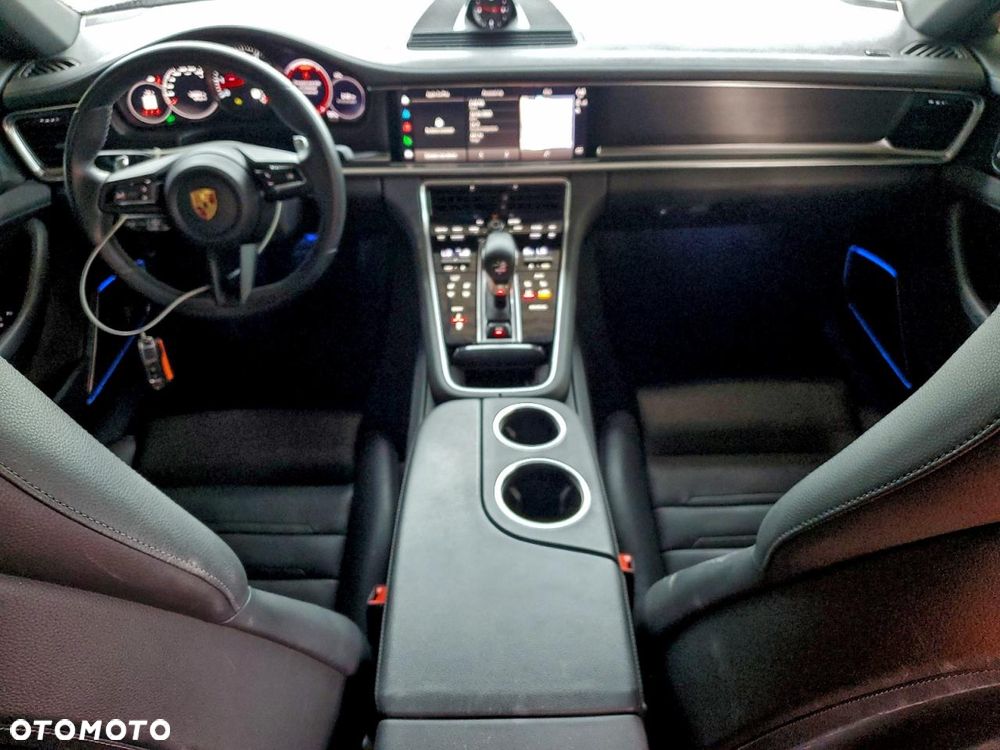 Porsche Panamera 4 - 9