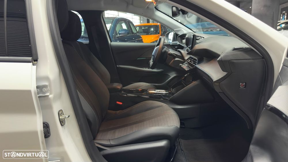 Peugeot e-208 Allure Pack - 34