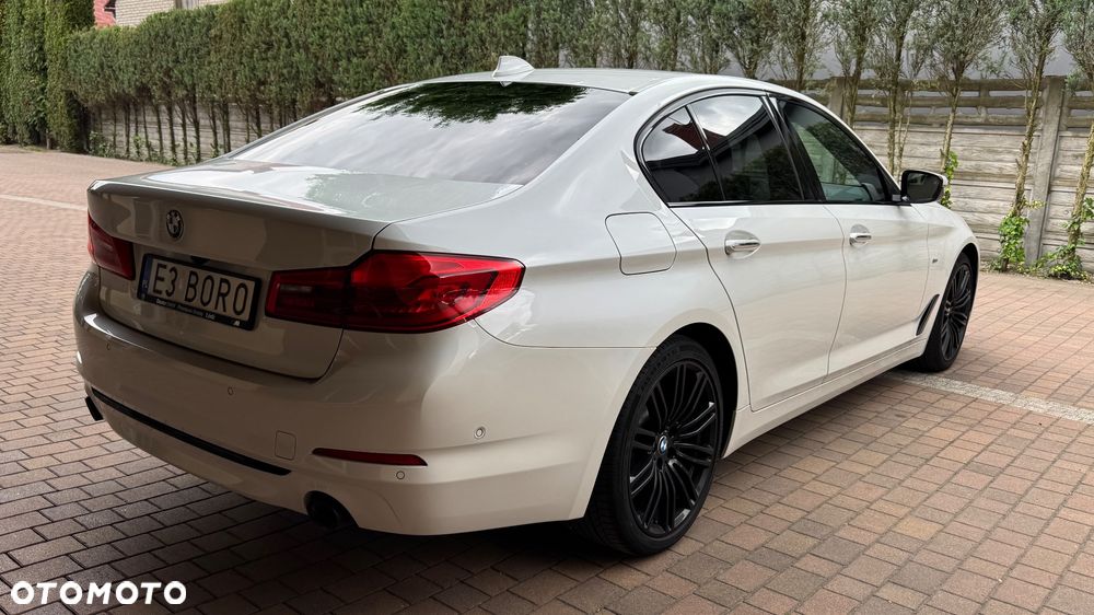 BMW Seria 5 520d Sport Line - 6
