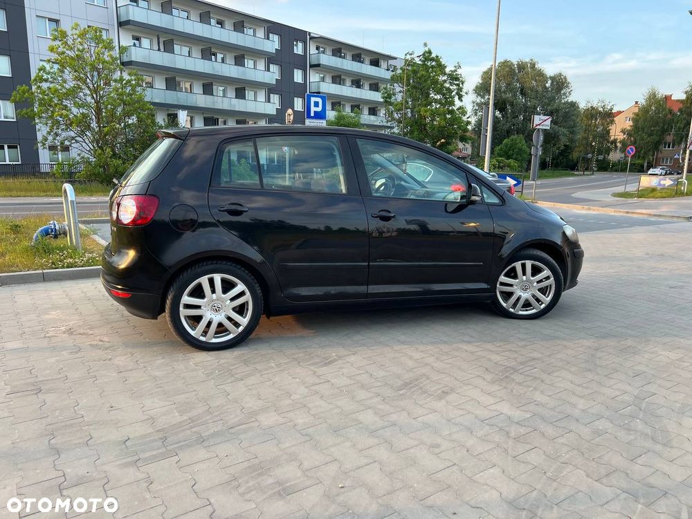 Volkswagen Golf - 10