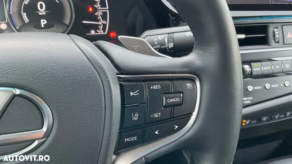 Lexus Seria ES 300h 2.5 TNGA HV 25H- 4X2 CVT Luxury - 30