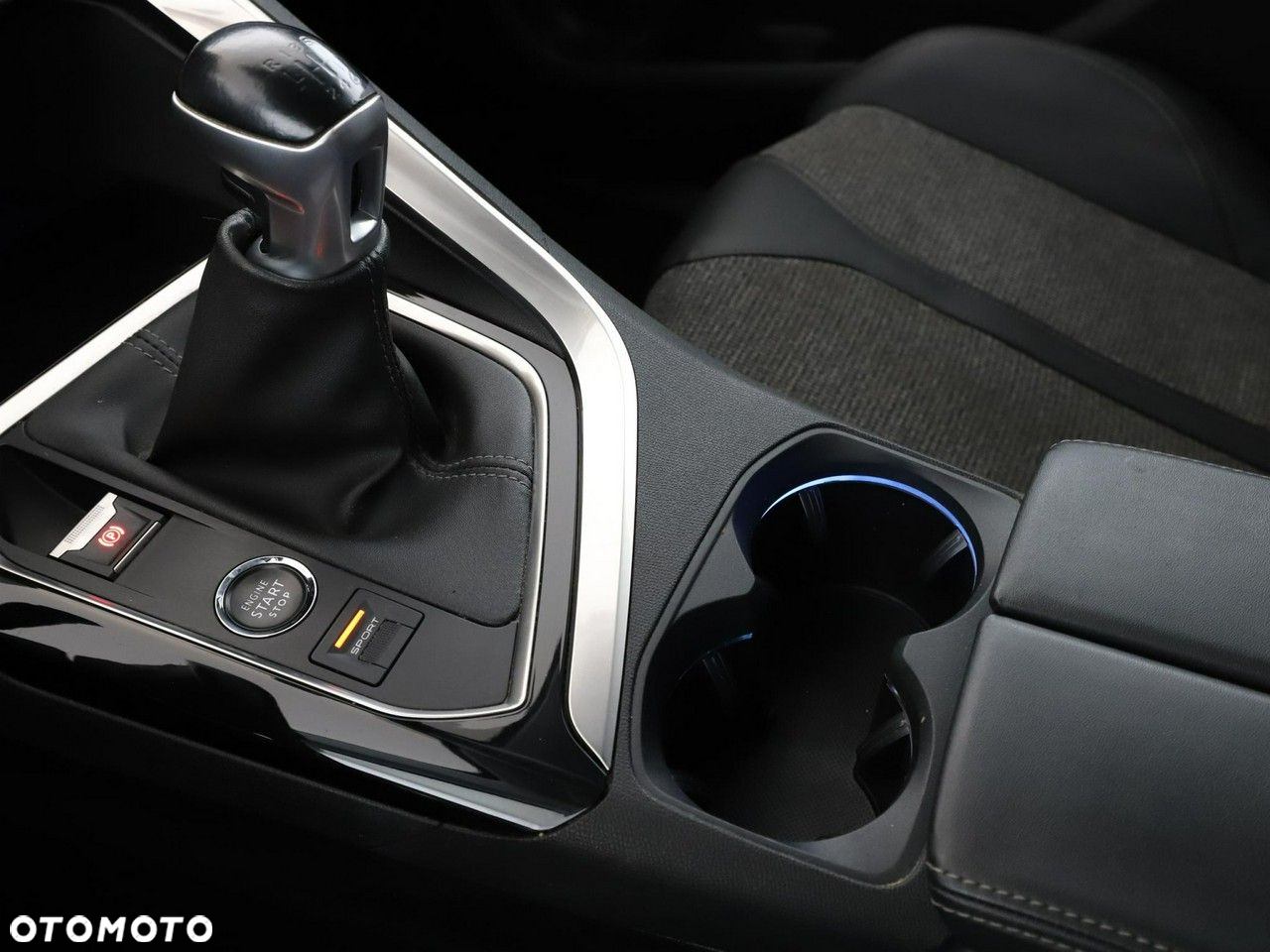Peugeot 5008 1.5 BlueHDi Allure S&S - 32