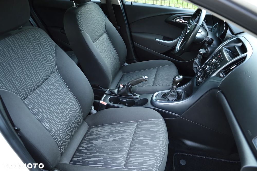 Opel Astra 1.4 ecoFLEX Cosmo - 13
