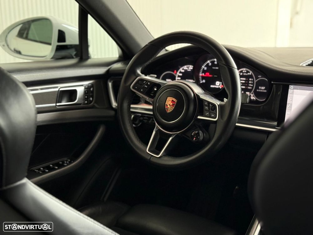 Porsche Panamera 4 S - 36